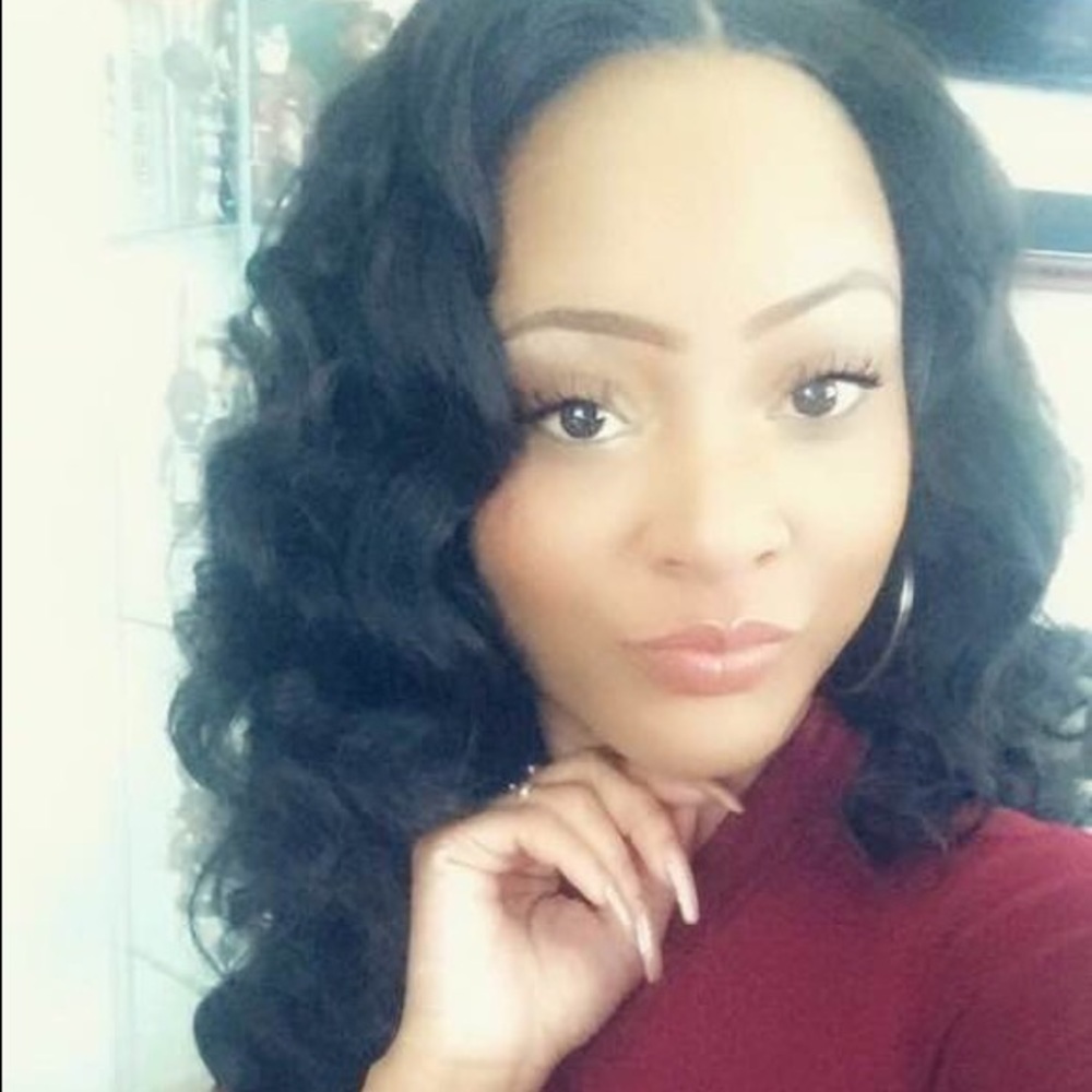 Meet your Posher, Ebony